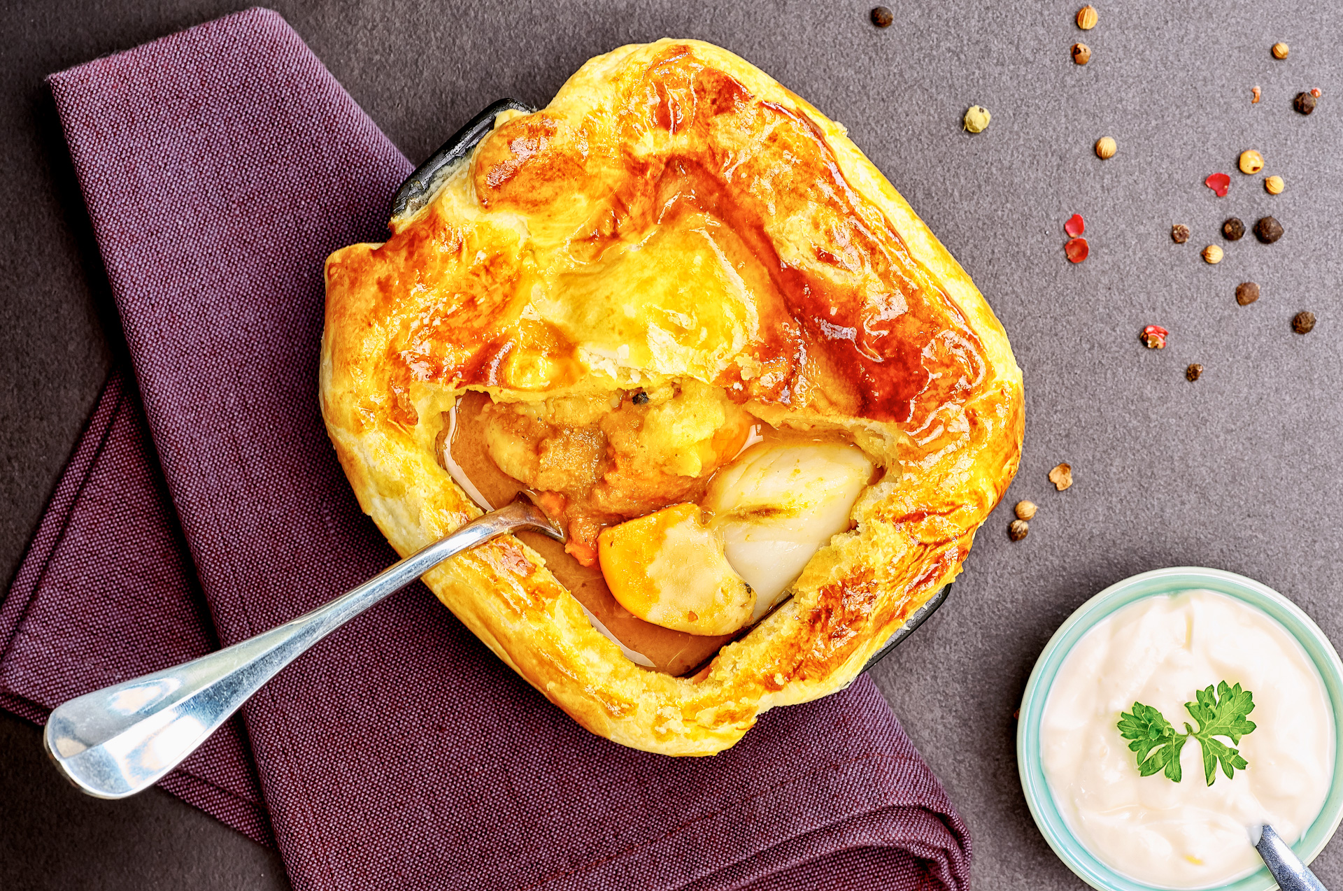 Recette Mini cocotte feuilletée, SaintJacques et bisque de Homard